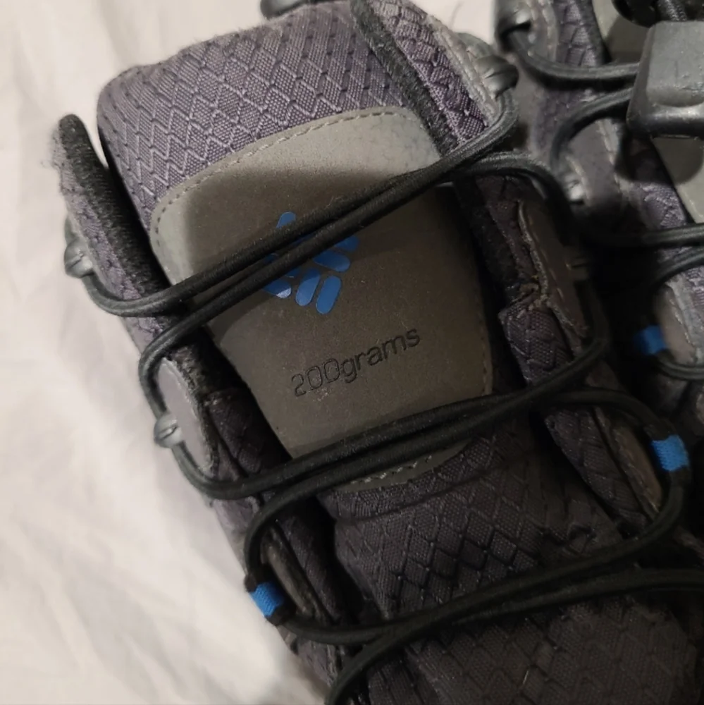 Columbia Womens Size 7 Waterproof 200 grams‎ Winter Snowboots.